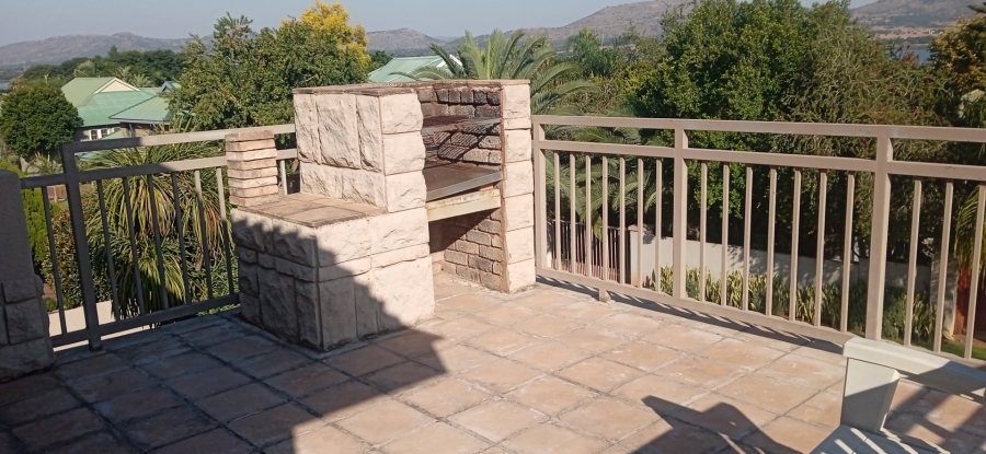 4 Bedroom Property for Sale in Kosmos North West